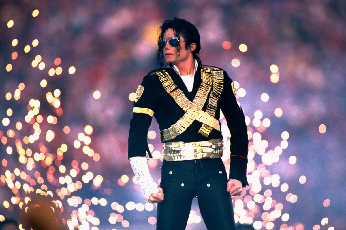 ¿Qué había detrás del vestuario de Michael Jackson?