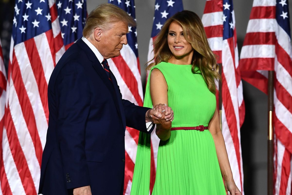 ¿Sí o no? ¿Qué opinas del vestido verde neón de Melania Trump